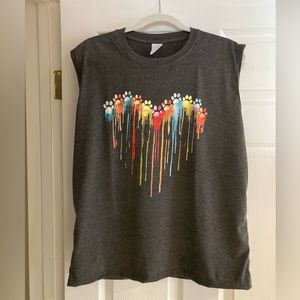 Paw print heart tank in grey. Size L NWOT
